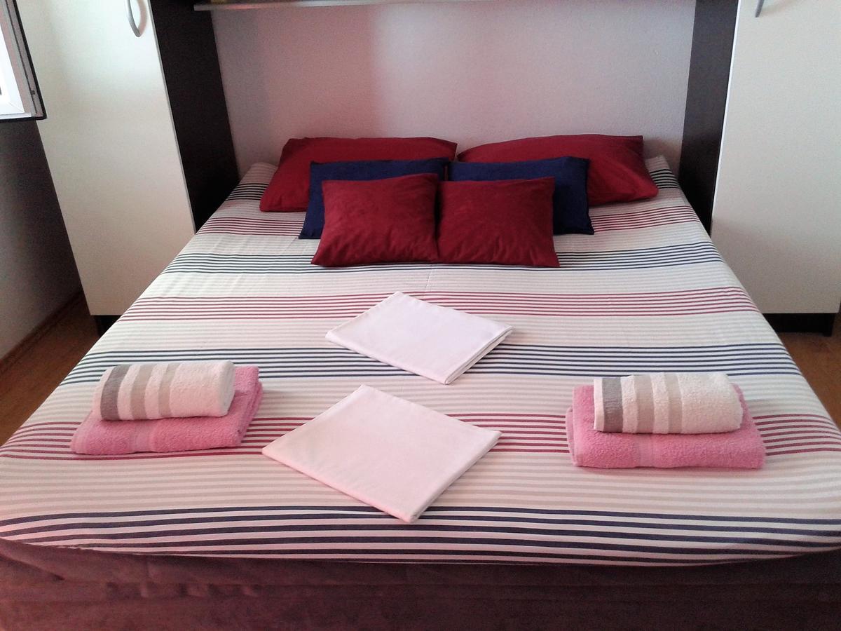 Apartment Vesna มิลนา ภายนอก รูปภาพ